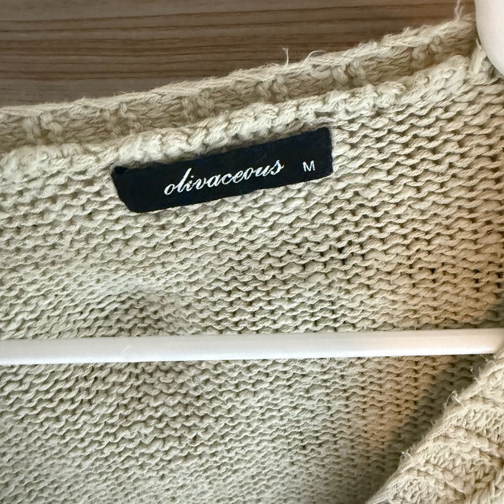Light Green Skightly Cropped Sweater - Picture 3 of 3